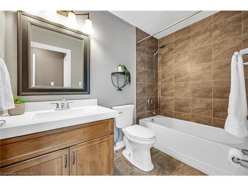 29 Lakeview Lane, Selkirk, ON - Indoor Photo Showing Bathroom