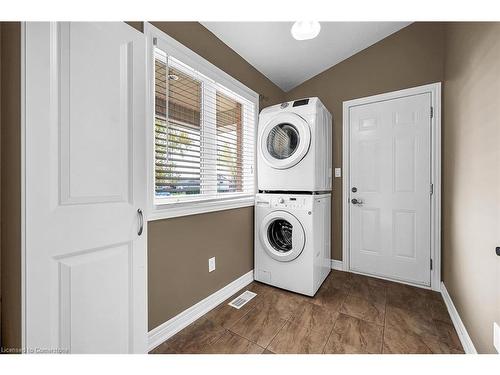 29 Lakeview Lane, Selkirk, ON - Indoor Photo Showing Laundry Room