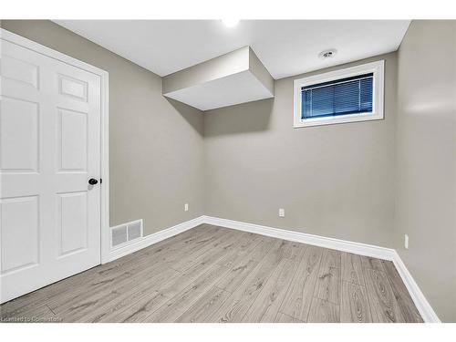 29 Lakeview Lane, Selkirk, ON - Indoor Photo Showing Other Room