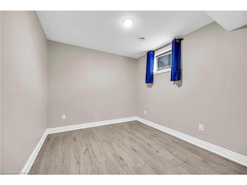 29 Lakeview Lane, Selkirk, ON - Indoor Photo Showing Other Room