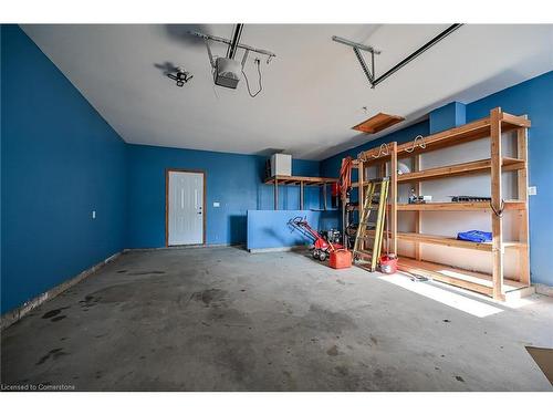 29 Lakeview Lane, Selkirk, ON - Indoor Photo Showing Garage