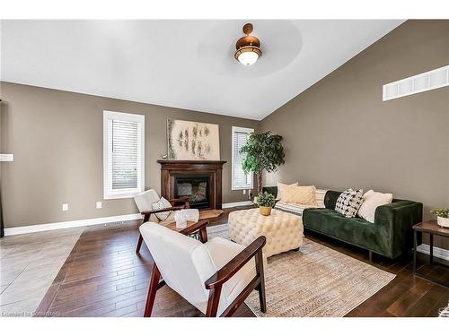 29 Lakeview Lane, Selkirk, ON - Indoor Photo Showing Living Room With Fireplace