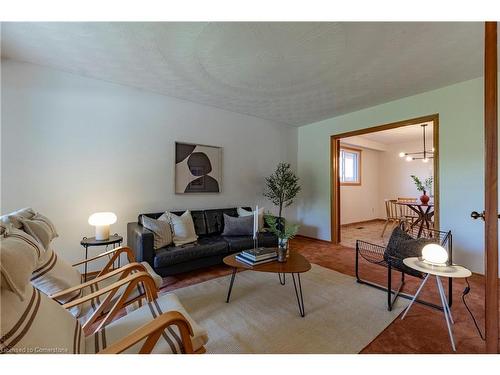 608 Stone Church Road W, Hamilton, ON - Indoor Photo Showing Living Room