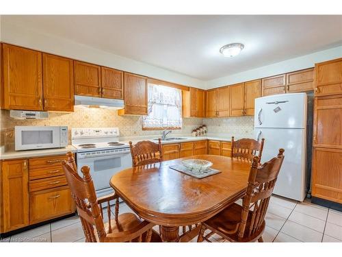 46 Mark Place, Hamilton, ON - Indoor Photo Showing Kitchen