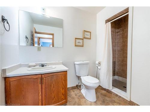 46 Mark Place, Hamilton, ON - Indoor Photo Showing Bathroom