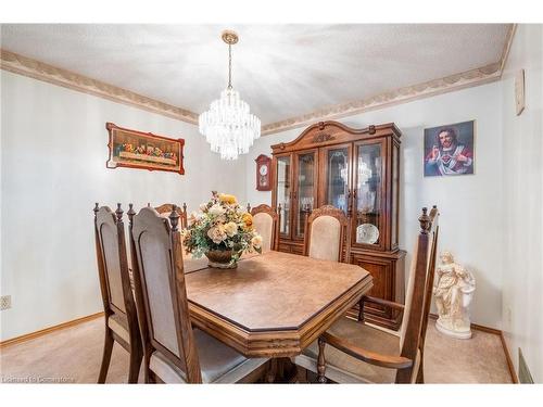 46 Mark Place, Hamilton, ON - Indoor Photo Showing Dining Room