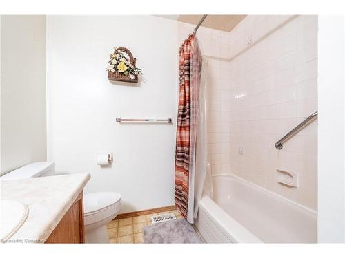 46 Mark Place, Hamilton, ON - Indoor Photo Showing Bathroom