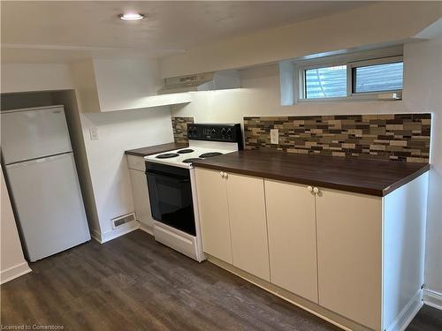 18 Wood Street W, Hamilton, ON - Indoor Photo Showing Kitchen