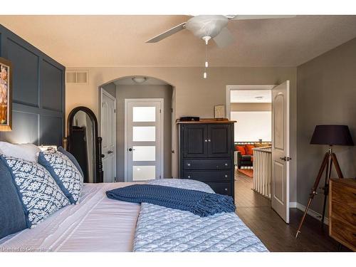 36 Mcgrath Court, Dundas, ON - Indoor Photo Showing Bedroom