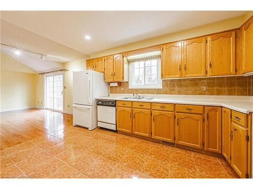 17-105 Wilson Street W, Ancaster, ON - Indoor Photo Showing Kitchen With Double Sink