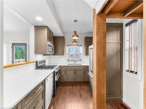 96 Alma Street, St. Thomas, ON - Indoor Photo Showing Kitchen