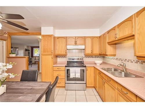 37 Shakespeare Avenue, St. Catharines, ON - Indoor Photo Showing Kitchen With Double Sink