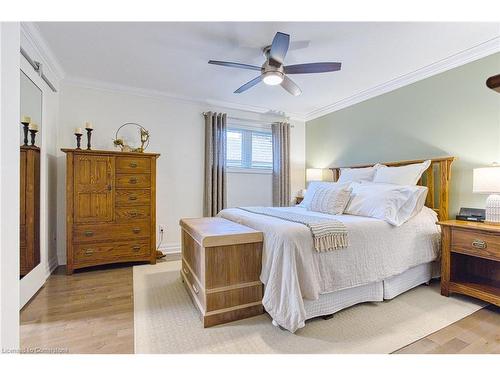 28 Ramsey Crescent, Hamilton, ON - Indoor Photo Showing Bedroom