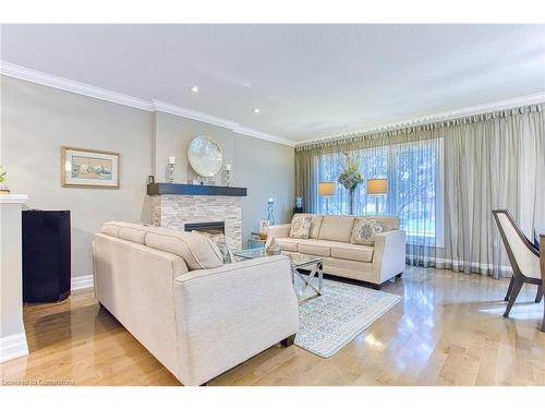 28 Ramsey Crescent, Hamilton, ON - Indoor Photo Showing Living Room With Fireplace