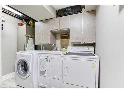 28 Ramsey Crescent, Hamilton, ON - Indoor Photo Showing Laundry Room