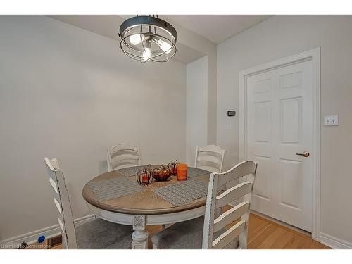 59-1169 Dorval Drive, Oakville, ON - Indoor Photo Showing Dining Room