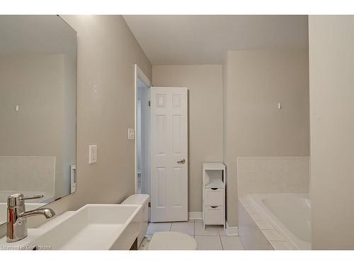 59-1169 Dorval Drive, Oakville, ON - Indoor Photo Showing Bathroom