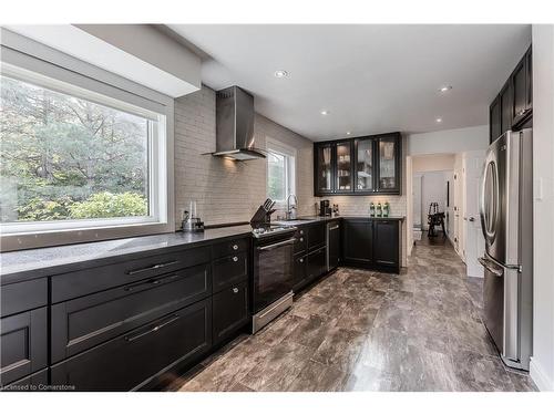 1771 Heather Hills Drive, Burlington, ON - Indoor Photo Showing Kitchen With Upgraded Kitchen