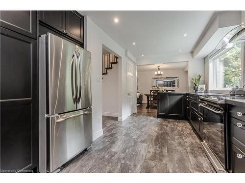 1771 Heather Hills Drive, Burlington, ON - Indoor Photo Showing Kitchen With Upgraded Kitchen