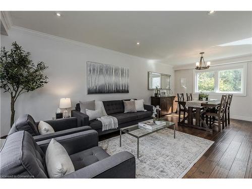 1771 Heather Hills Drive, Burlington, ON - Indoor Photo Showing Living Room