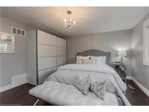 1771 Heather Hills Drive, Burlington, ON - Indoor Photo Showing Bedroom