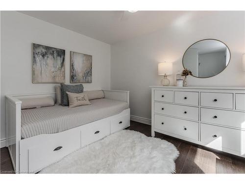 1771 Heather Hills Drive, Burlington, ON - Indoor Photo Showing Bedroom