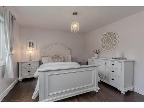 1771 Heather Hills Drive, Burlington, ON - Indoor Photo Showing Bedroom