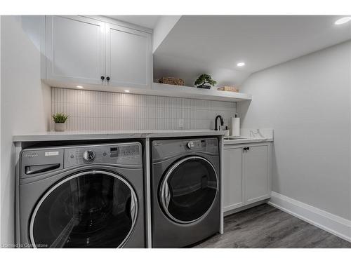 1771 Heather Hills Drive, Burlington, ON - Indoor Photo Showing Laundry Room