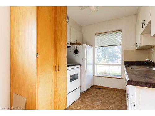 9 Pleaseley Road, Brampton, ON - Indoor Photo Showing Kitchen With Double Sink