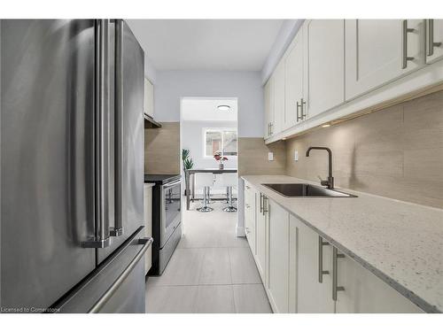 20-125 Limeridge Road W, Hamilton, ON - Indoor Photo Showing Kitchen With Stainless Steel Kitchen With Upgraded Kitchen