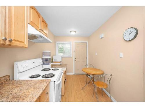 B1-500 Stonechurch Road W, Hamilton, ON - Indoor Photo Showing Kitchen