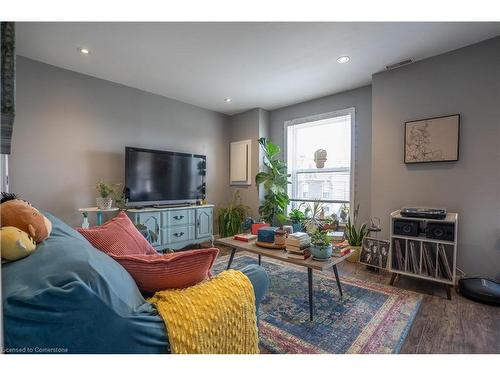 165 Emerald Street N, Hamilton, ON - Indoor Photo Showing Living Room