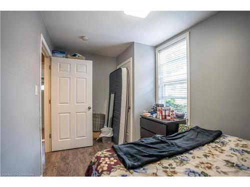 165 Emerald Street N, Hamilton, ON - Indoor Photo Showing Bedroom