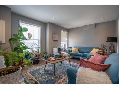 165 Emerald Street N, Hamilton, ON - Indoor Photo Showing Living Room