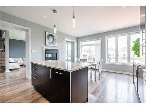 8445 Sweet Chestnut Drive, Niagara Falls, ON - Indoor Photo Showing Kitchen With Upgraded Kitchen