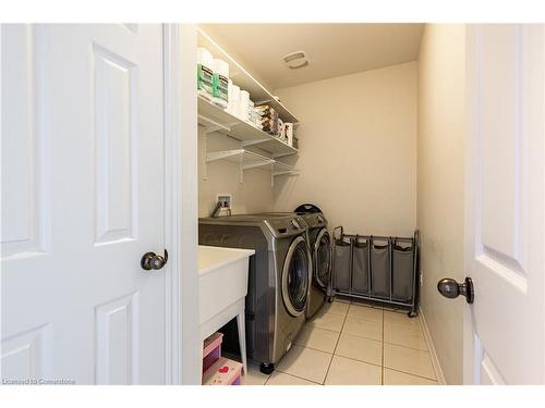 8445 Sweet Chestnut Drive, Niagara Falls, ON - Indoor Photo Showing Laundry Room