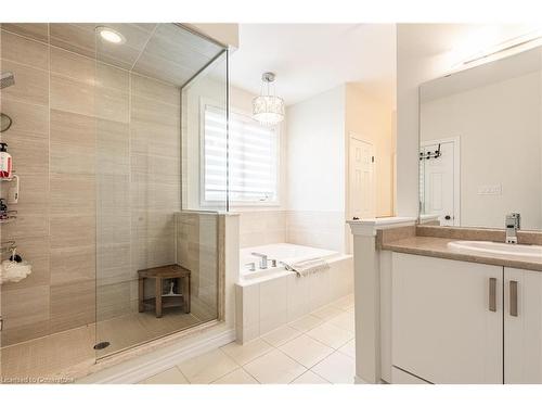 8445 Sweet Chestnut Drive, Niagara Falls, ON - Indoor Photo Showing Bathroom