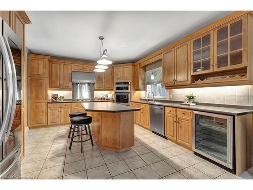 636 Greenravine Drive, Ancaster, ON - Indoor Photo Showing Kitchen