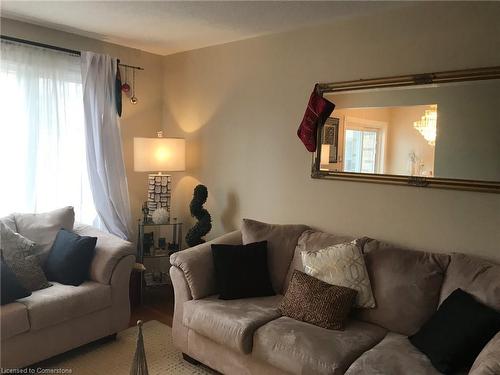 42 Palmer Road, Hamilton, ON - Indoor Photo Showing Living Room