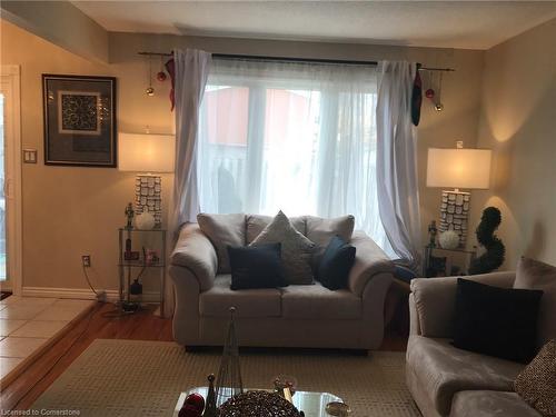 42 Palmer Road, Hamilton, ON - Indoor Photo Showing Living Room