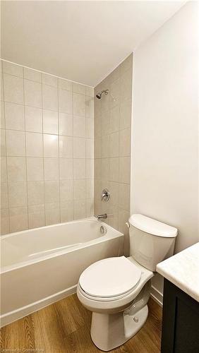 322-470 Dundas Street E, Waterdown, ON - Indoor Photo Showing Bathroom