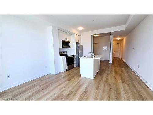 322-470 Dundas Street E, Waterdown, ON - Indoor Photo Showing Kitchen With Double Sink