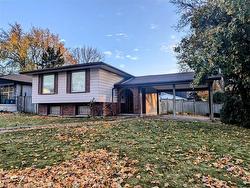 67 Garrow Drive  Hamilton, ON L9C 2X2