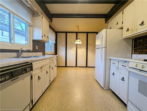 67 Garrow Drive, Hamilton, ON - Indoor Photo Showing Kitchen With Double Sink