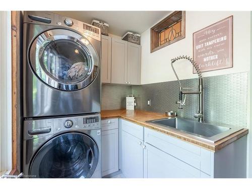 769 Old York Road, Burlington, ON - Indoor Photo Showing Laundry Room