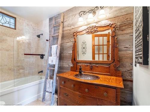 769 Old York Road, Burlington, ON - Indoor Photo Showing Bathroom