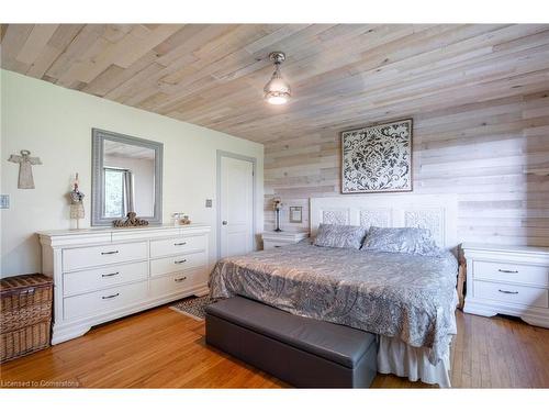 769 Old York Road, Burlington, ON - Indoor Photo Showing Bedroom