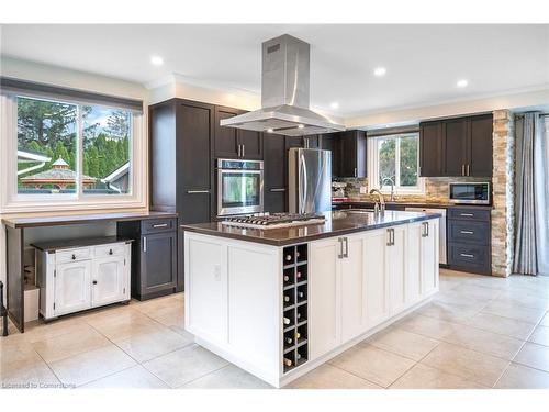 5 Lower Canada Drive, Niagara-On-The-Lake, ON - Indoor Photo Showing Kitchen With Upgraded Kitchen