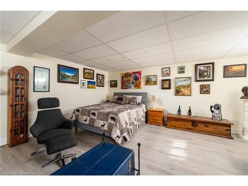 5 Lower Canada Drive, Niagara-On-The-Lake, ON - Indoor Photo Showing Bedroom