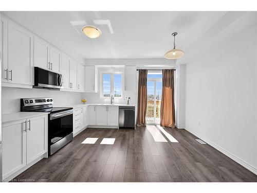 42-61 Soho Street, Stoney Creek, ON - Indoor Photo Showing Kitchen